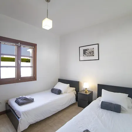 Sophisticated Lanzarote Mervella 4 Bedrooms Spacious Terrace Area Private Pool Коста Бланка