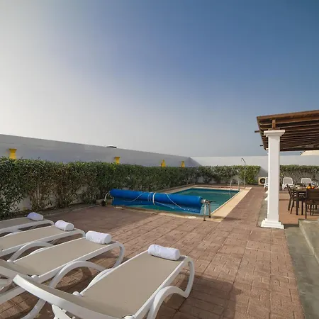 Sophisticated Lanzarote Mervella 4 Bedrooms Spacious Terrace Area Private Pool * Коста Бланка
