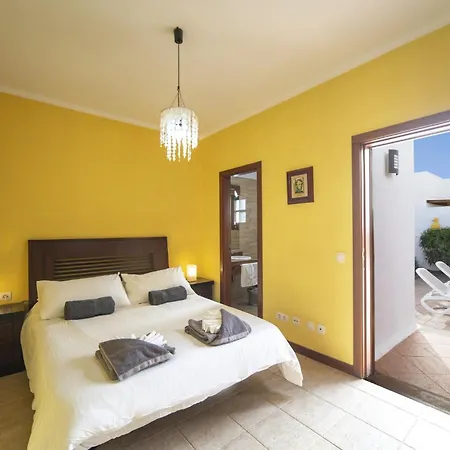 Вилла Sophisticated Lanzarote Mervella 4 Bedrooms Spacious Terrace Area Private Pool Коста Бланка