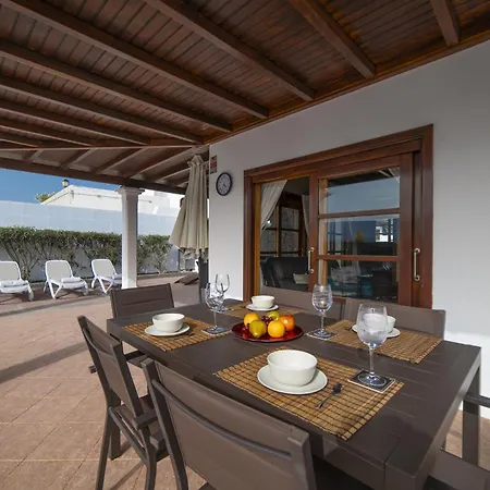 Sophisticated Lanzarote Mervella 4 Bedrooms Spacious Terrace Area Private Pool Вилла *